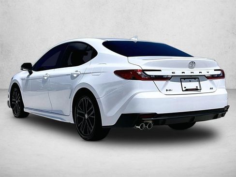 Used 2025 Toyota Camry SE w/ Convenience Package FWD image 13