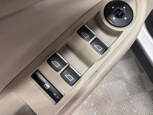 Certified 2017 Ford Escape SE w/ Equipment Group 201A image 17