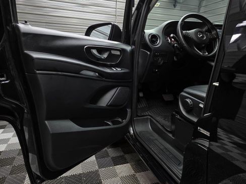 Used 2023 Mercedes-Benz Metris Passenger image 34