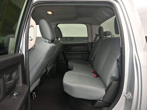 Used 2018 RAM 2500 Tradesman w/ Chrome Appearance Group image 13