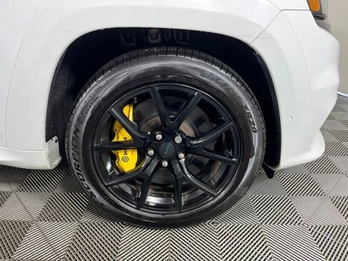 Used 2018 Jeep Grand Cherokee Trackhawk AWD/4WD image 13
