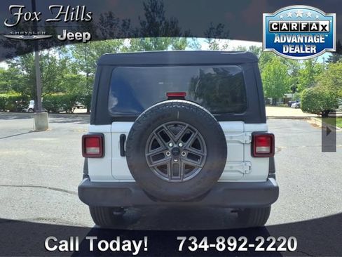 Used 2025 Jeep Wrangler Sport AWD/4WD image 7