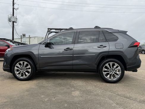 Used 2025 Toyota RAV4 XLE Premium FWD image 6