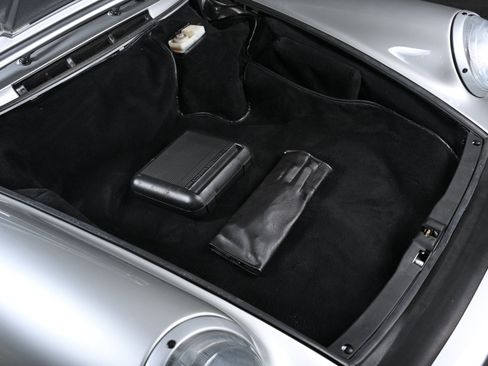 Used 1988 Porsche 911 Carrera RWD image 24