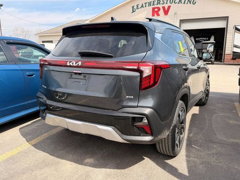 Used 2024 Kia Seltos SX image 2