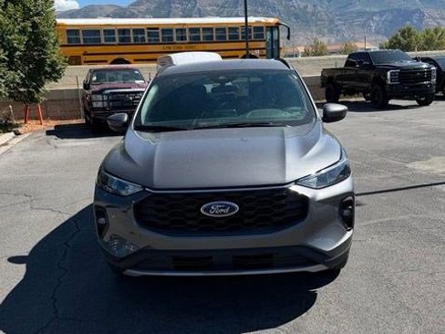 Used 2025 Ford Escape ST-Line Select AWD/4WD image 2