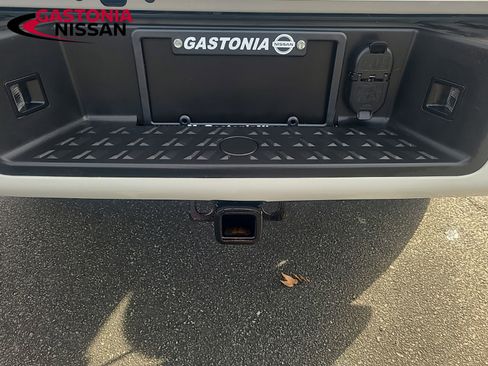 Used 2024 Nissan Titan SV w/ SV Convenience Package image 14