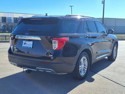 Certified 2022 Ford Explorer XLT w/ Equipment Group 202A image 2