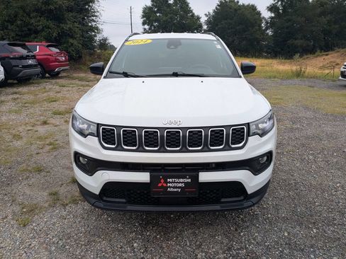 Used 2024 Jeep Compass Latitude AWD/4WD image 8