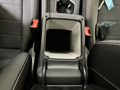 Used 2023 Volkswagen Taos SE w/ Panoramic Sunroof Package AWD/4WD image 8