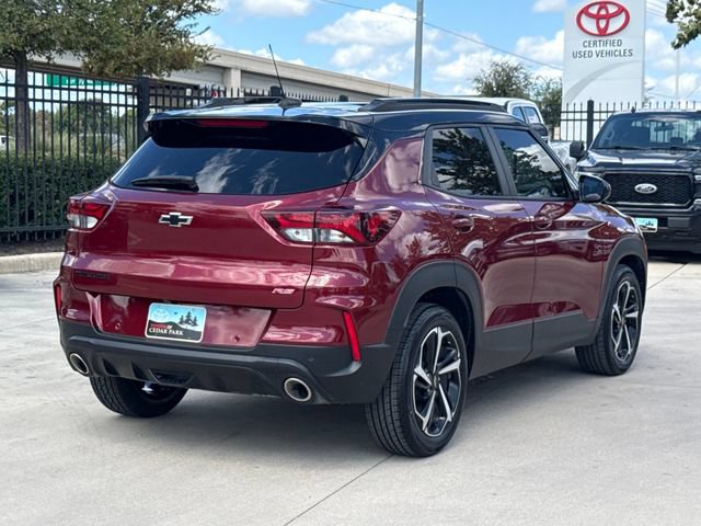 Used 2023 Chevrolet TrailBlazer RS w/ Sun and Liftgate Package FWD image 2