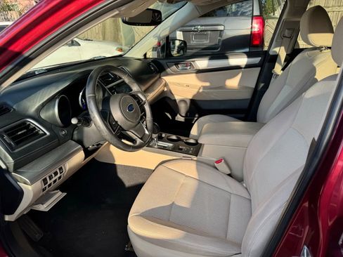 Used 2018 Subaru Outback 2.5i Premium AWD/4WD image 16