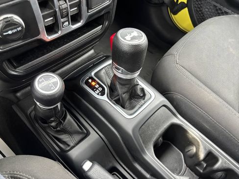 Used 2023 Jeep Wrangler Unlimited w/ Cold Weather Group AWD/4WD image 28