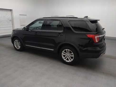 Used 2016 Ford Explorer XLT w/ Equipment Group 201A FWD image 3