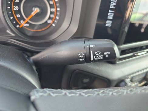 New 2025 Jeep Gladiator Sport image 30