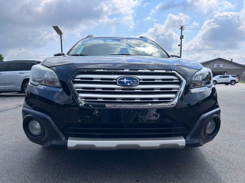 Used 2017 Subaru Outback 2.5i Limited AWD/4WD image 4