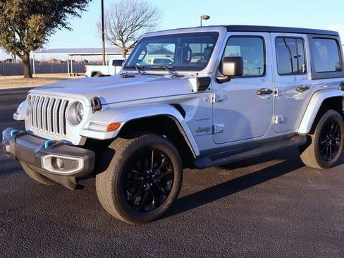 Used 2023 Jeep Wrangler Unlimited Sahara w/ Cold Weather Group image 12