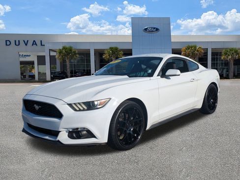 Used 2015 Ford Mustang Coupe image 7