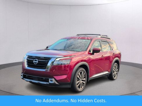 Used 2023 Nissan Pathfinder Platinum FWD image 1