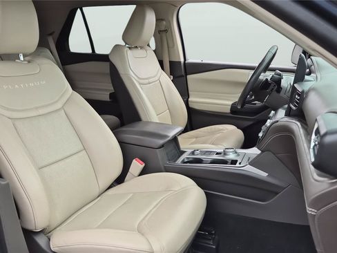 Used 2020 Ford Explorer Platinum w/ Premium Technology Package AWD/4WD image 14