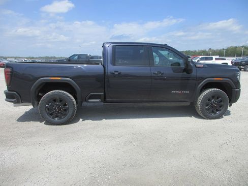 New 2026 GMC Sierra 2500 AT4 w/ AT4 Premium Plus Package image 3