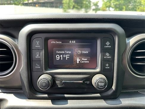 Used 2021 Jeep Gladiator Willys image 26