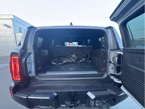 Used 2024 GMC Hummer EV 2X w/ Extreme Off-Road Package image 31