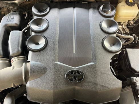 Used 2022 Toyota 4Runner Limited AWD/4WD image 29