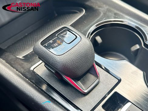 Used 2025 Nissan Rogue SV FWD image 21