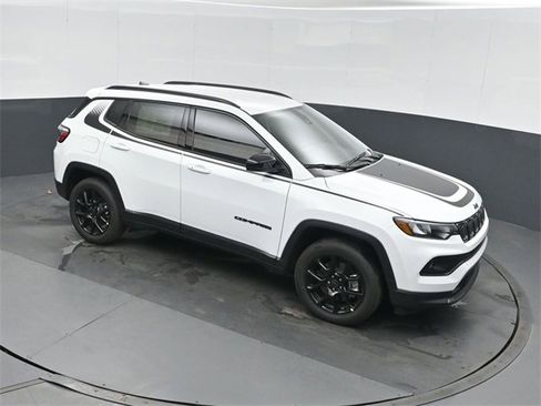 New 2026 Jeep Compass Latitude image 28
