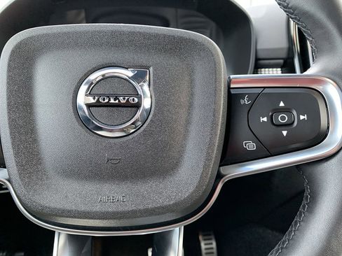 Used 2022 Volvo XC40 P8 Recharge Plus image 20