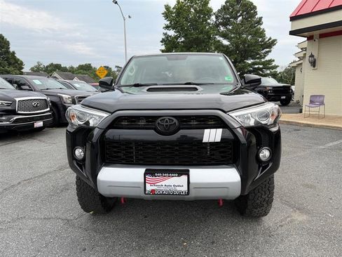 Used 2018 Toyota 4Runner TRD Off-Road image 2