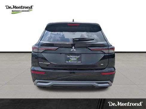 New 2026 Mitsubishi Outlander SE FWD image 6