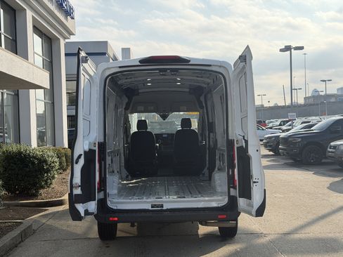 Used 2023 Ford Transit 250 Medium Roof AWD image 10