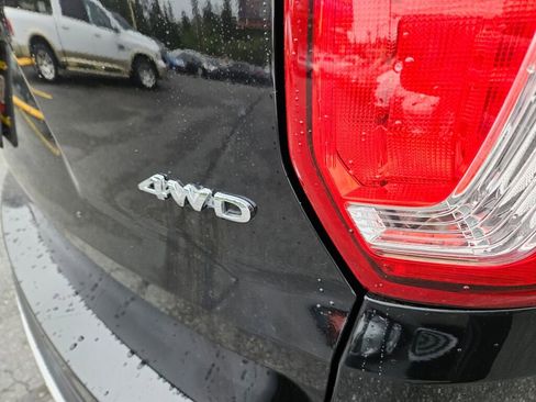 Used 2016 Ford Explorer XLT w/ Equipment Group 202A AWD/4WD image 10