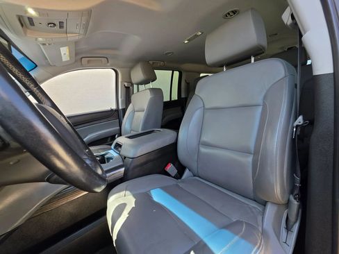 Used 2020 Chevrolet Suburban LT w/ Texas Edition Package RWD image 10