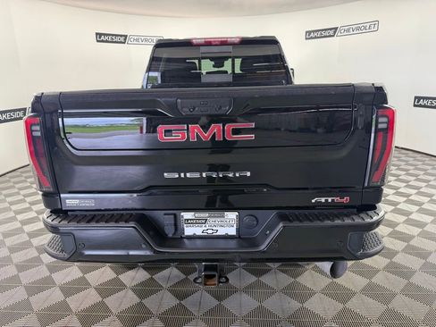 Used 2024 GMC Sierra 2500 AT4 w/ AT4 Premium Plus Package AWD/4WD image 5