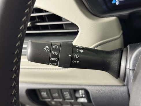 Certified 2025 Subaru Forester Premium AWD/4WD image 20