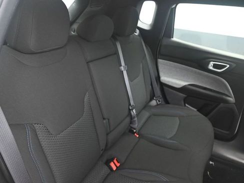 Used 2025 Jeep Compass Sport w/ Mopar Graphics Package AWD/4WD image 16