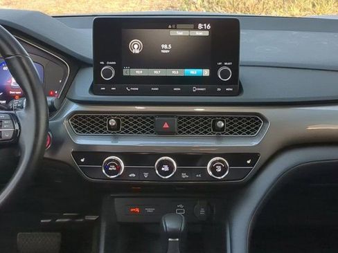 Used 2024 Acura Integra image 17