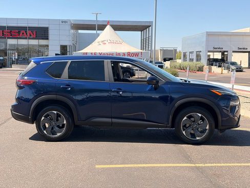 Certified 2025 Nissan Rogue SV AWD/4WD image 7