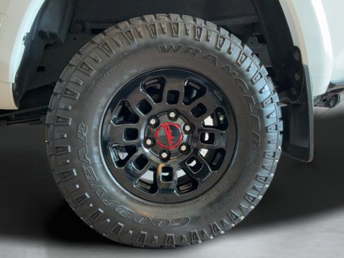 Used 2022 Toyota Tacoma SR5 RWD image 37