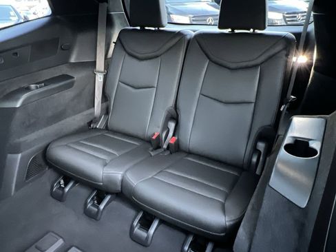 Used 2024 Cadillac XT6 Premium Luxury image 24