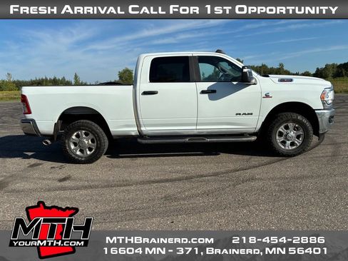 Used 2024 RAM 2500 Big Horn AWD/4WD image 1