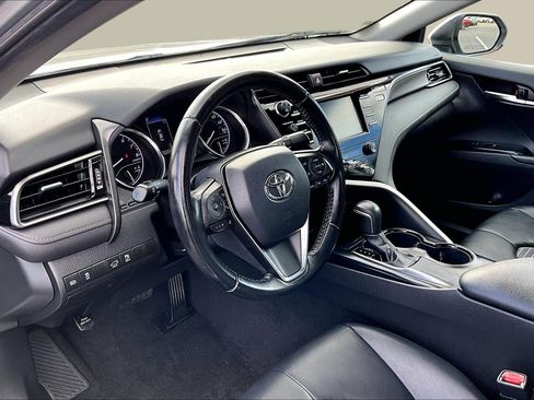 Used 2019 Toyota Camry SE image 12