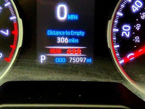 Used 2020 Toyota RAV4 LE FWD image 17