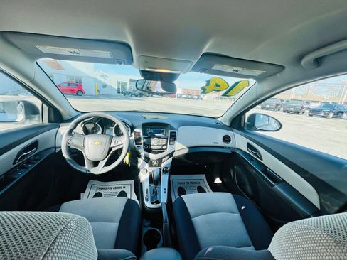 Used 2014 Chevrolet Cruze LS image 24