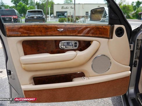 Used 2005 Bentley Arnage RL RWD image 12
