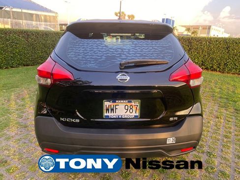 Used 2018 Nissan Kicks SR image 6