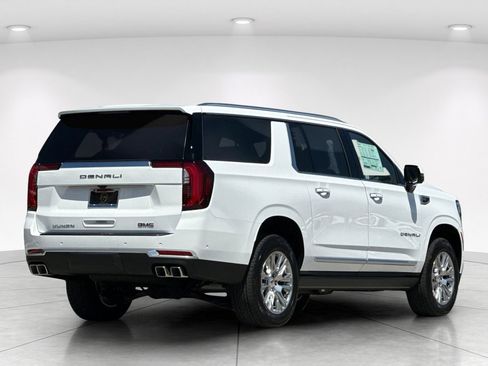 New 2026 GMC Yukon XL Denali w/ Sun & Power Step Package AWD/4WD image 7
